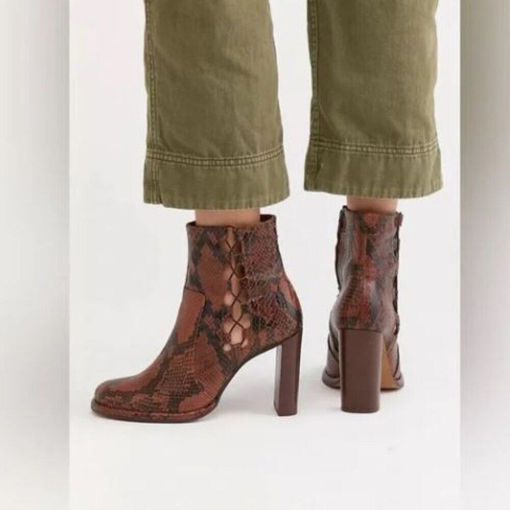 Free People Marietta Boots Size 9.5 Brown Snakeskin Lace Up Western Boho Cowboy